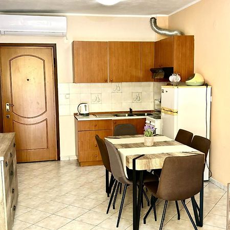 Mina Apartments Nea Kallikrateia Exterior foto